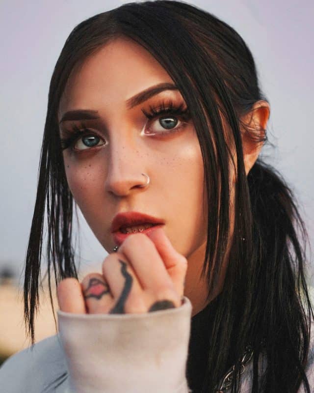 Do Nostril Piercings Affect Social Relationships? Unveiling the Truth- nose piercing makes you be more attractive