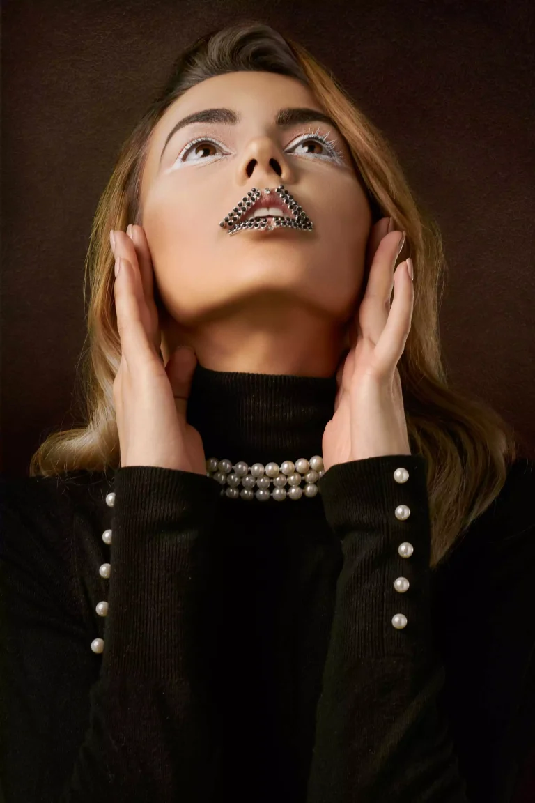 woman-looking-upward