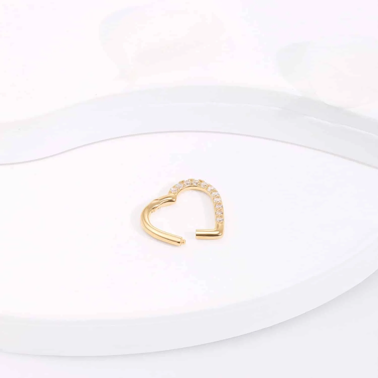 1-heart-shaped hinged segment with cz stone