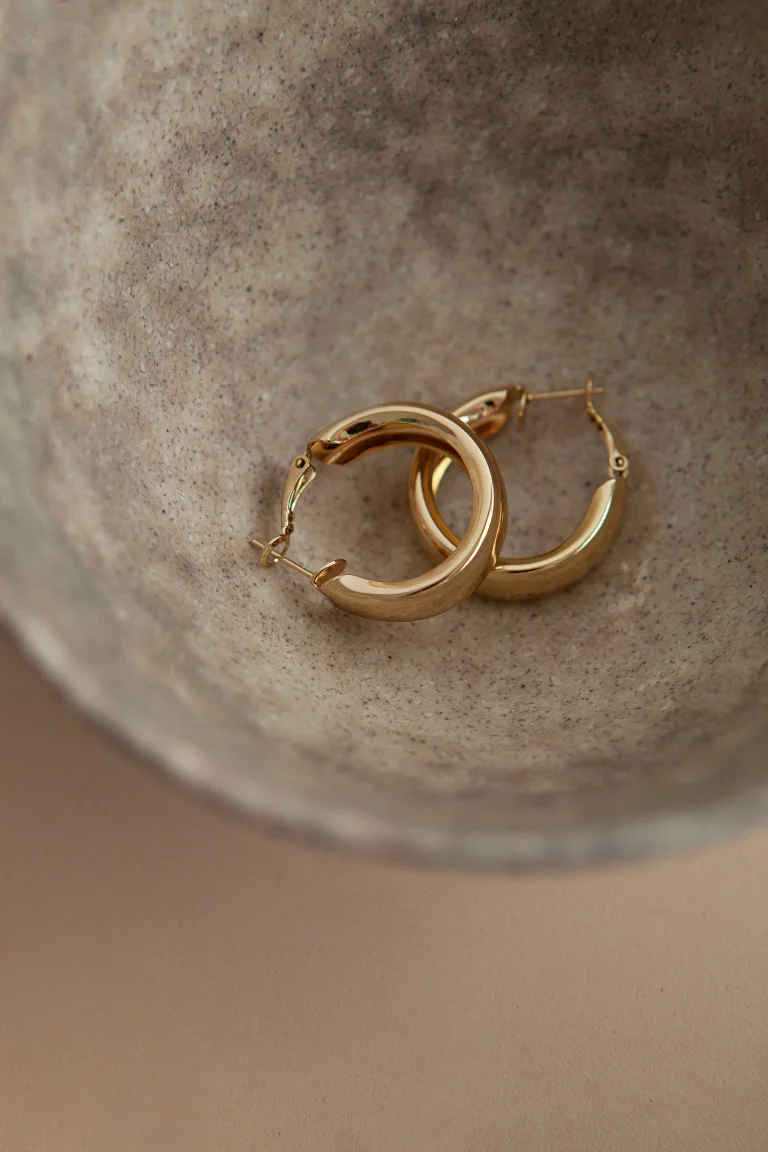 What Makes 14K Solid Gold Jewelry Ideal for Everyday Use